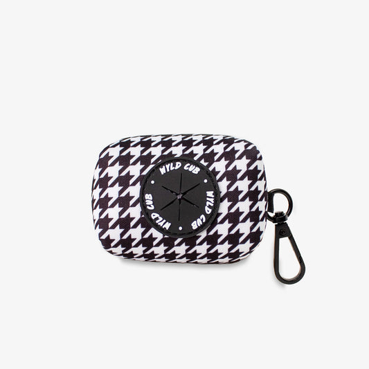 Wyld Cub - Dog Poop Bag Holder: Knightsbridge Houndstooth