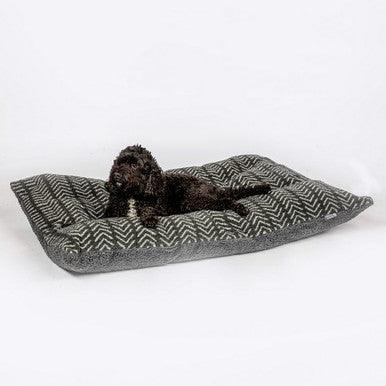 Danish Design Fleece Charcoal Arrows Deep Duvet Medium - North East Pet Shop Danish Deisgn